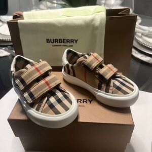 Kids Burberry shoes in excellent condition